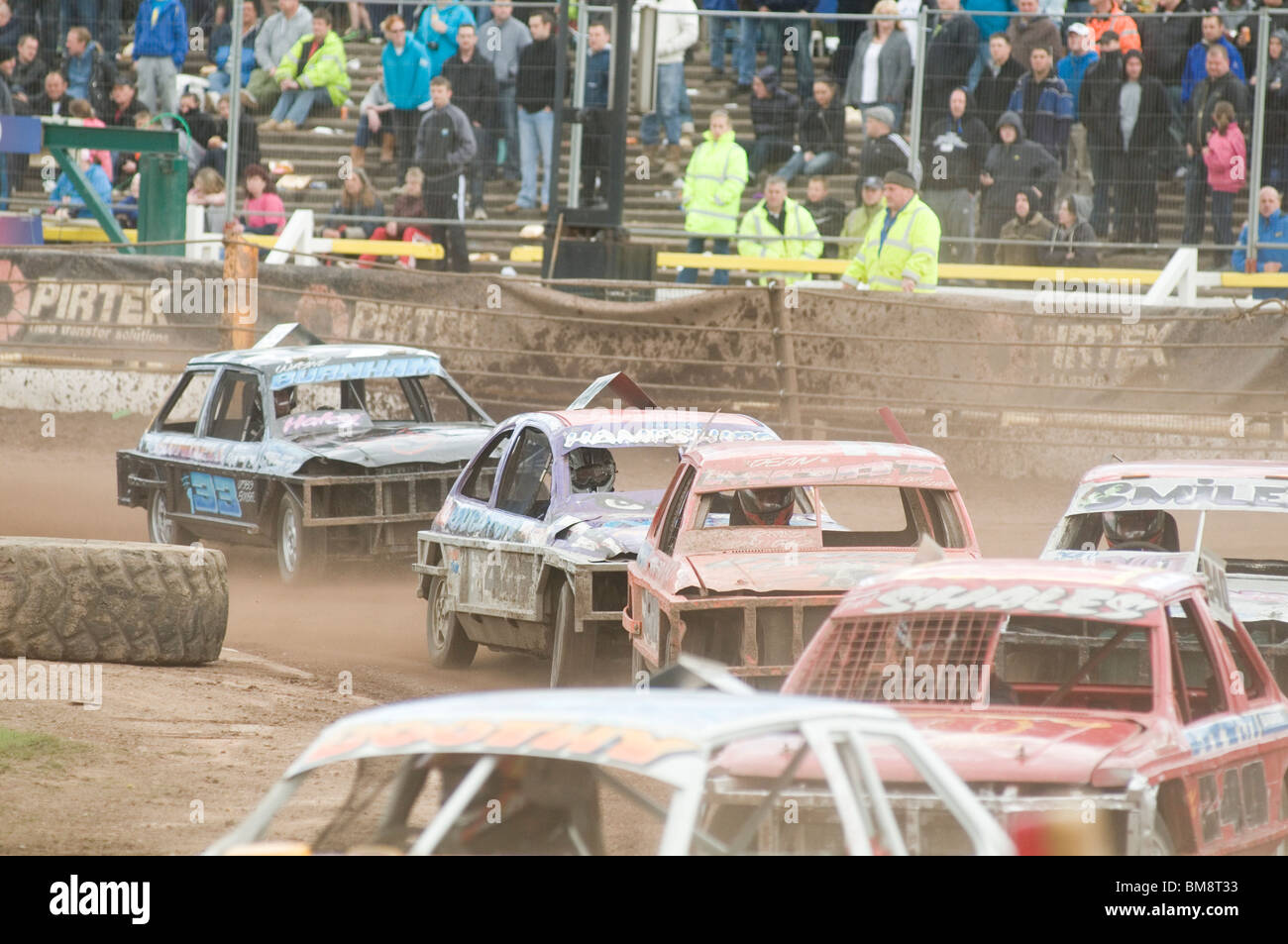 stock car racing race cars full contact racers shale track uk races oval tracks Stock Photo