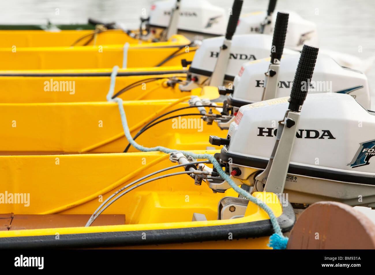 Outboard motor small boats hires stock photography and images Alamy