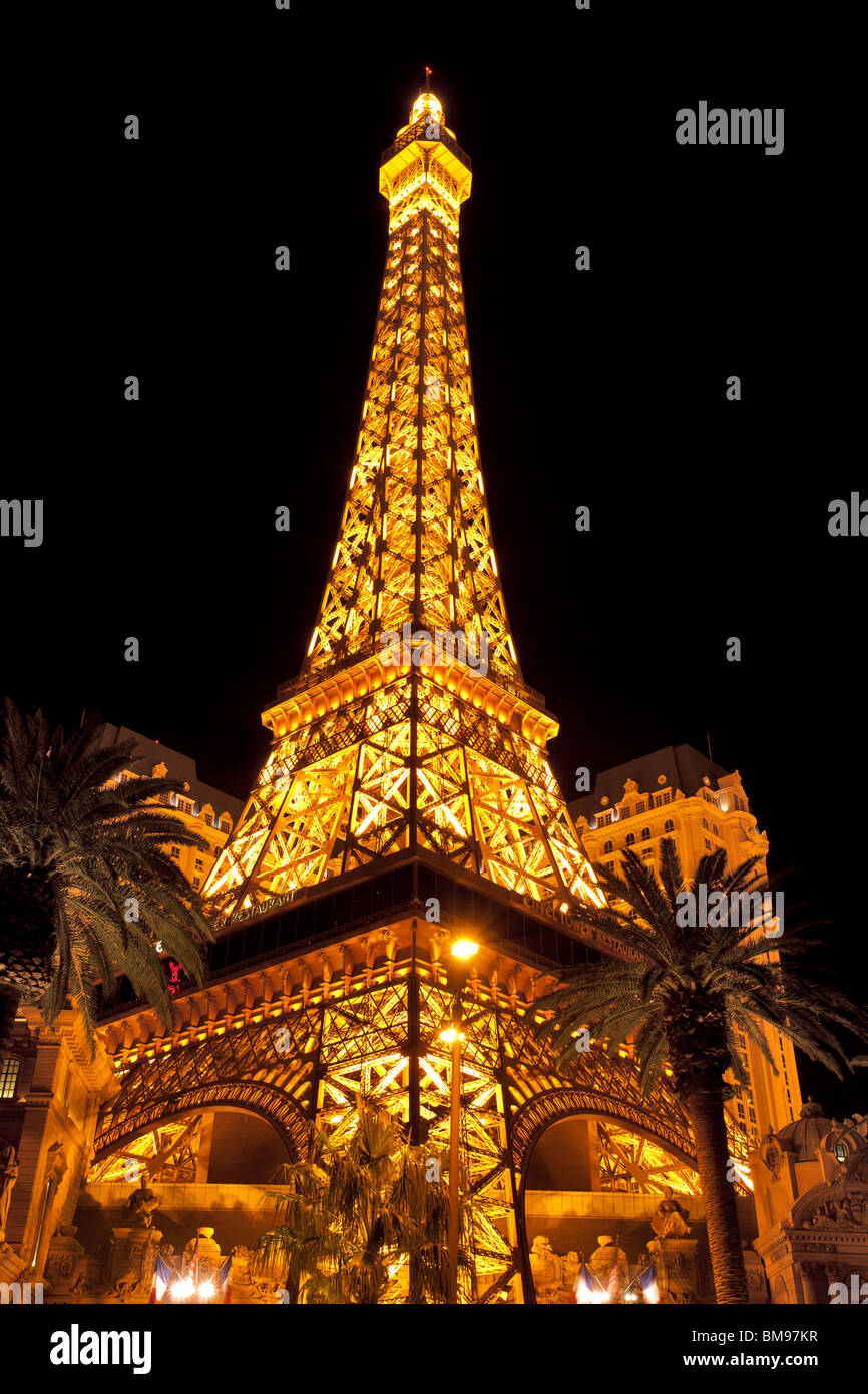1,489 Las Vegas Replica Eiffel Tower Stock Photos, High-Res Pictures, and  Images - Getty Images