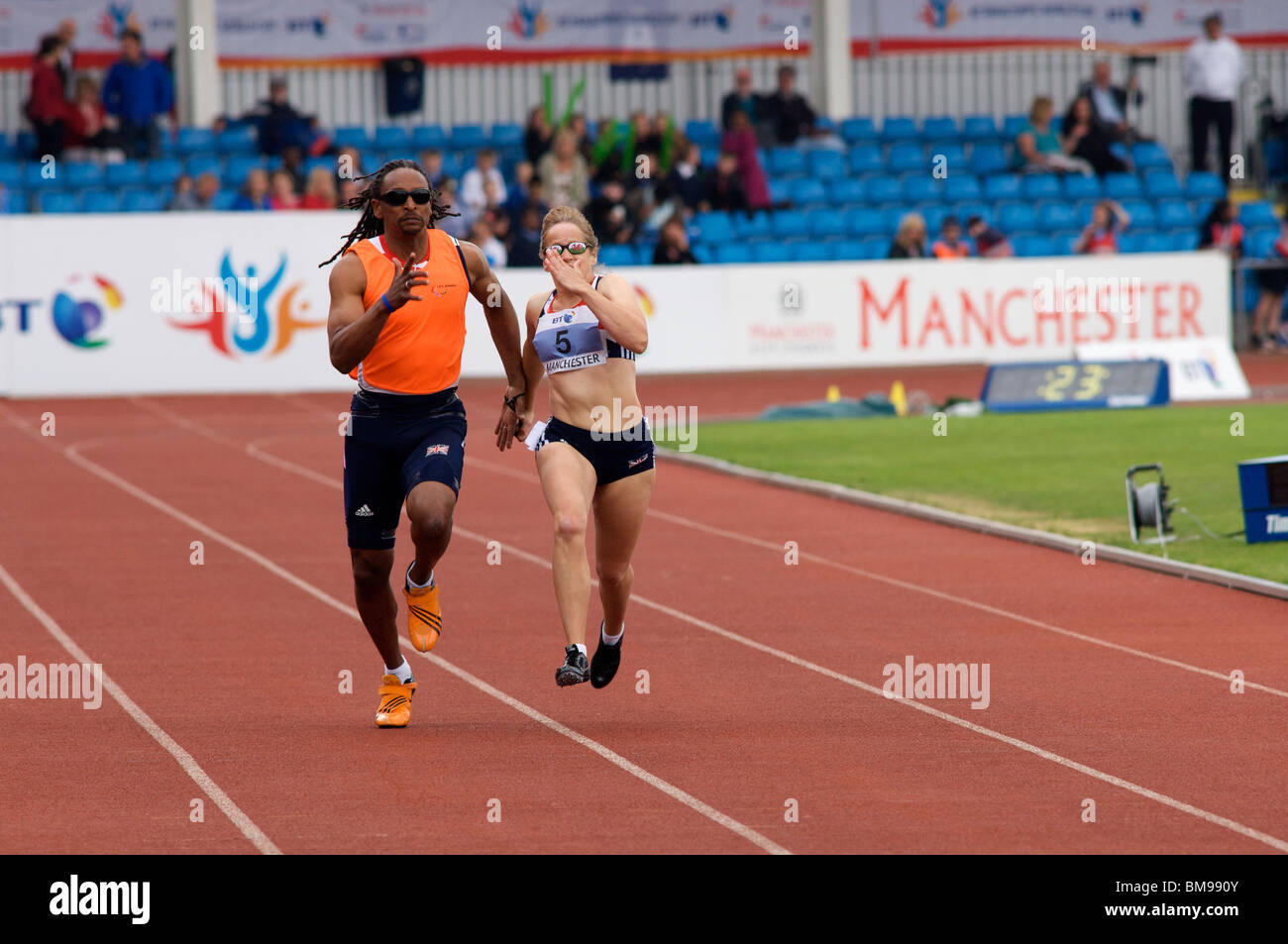 Guide with blind runner hires stock photography and images Alamy