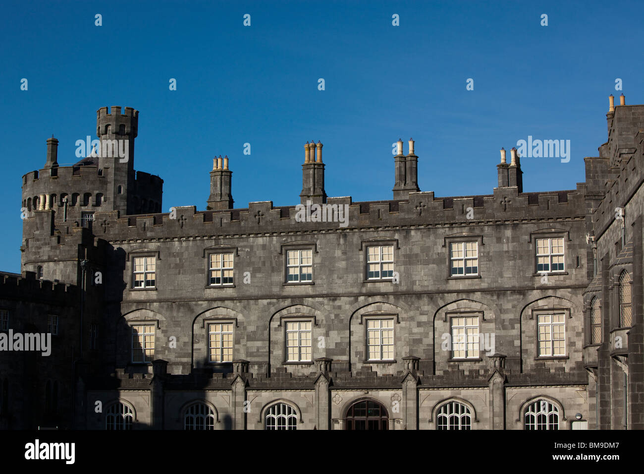 Kilkenny castle courtyard hi-res stock photography and images - Alamy