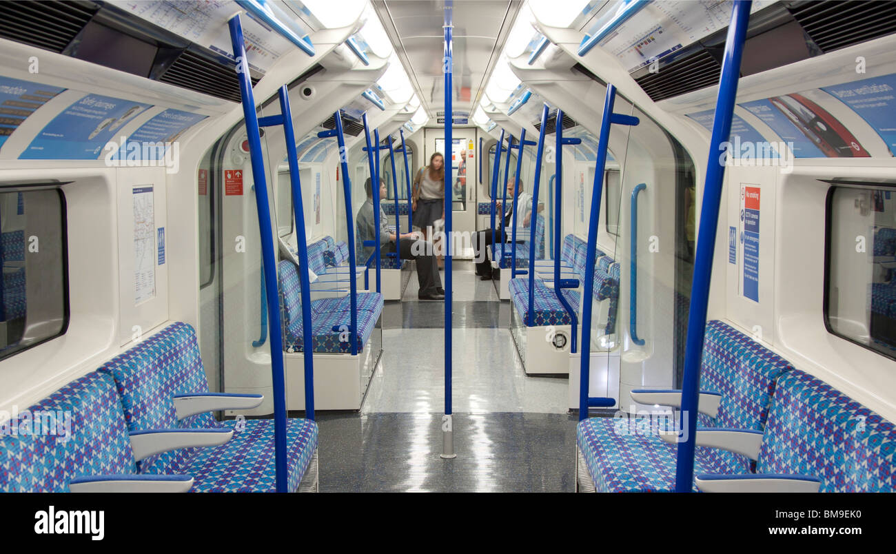 Victoria line london hi-res stock photography and images - Alamy