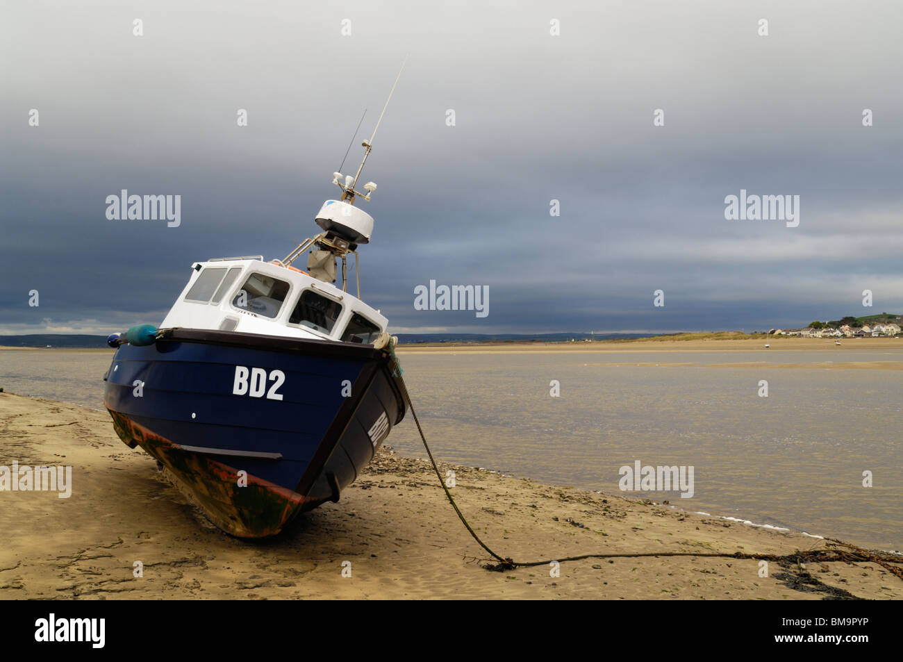 Boat at low tide in the River Torridge estuary at Appledore, Devon, England Stock Photo