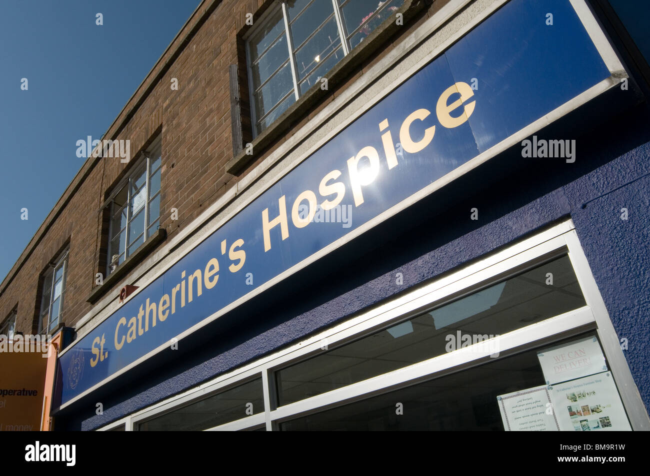 Charity shop donations clothes hires stock photography and images Alamy