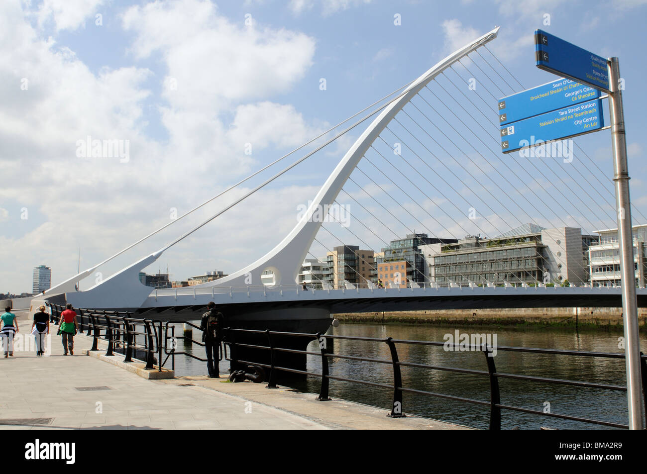 Samual Beckett Bridge over the River Liffey in the Docklands ...