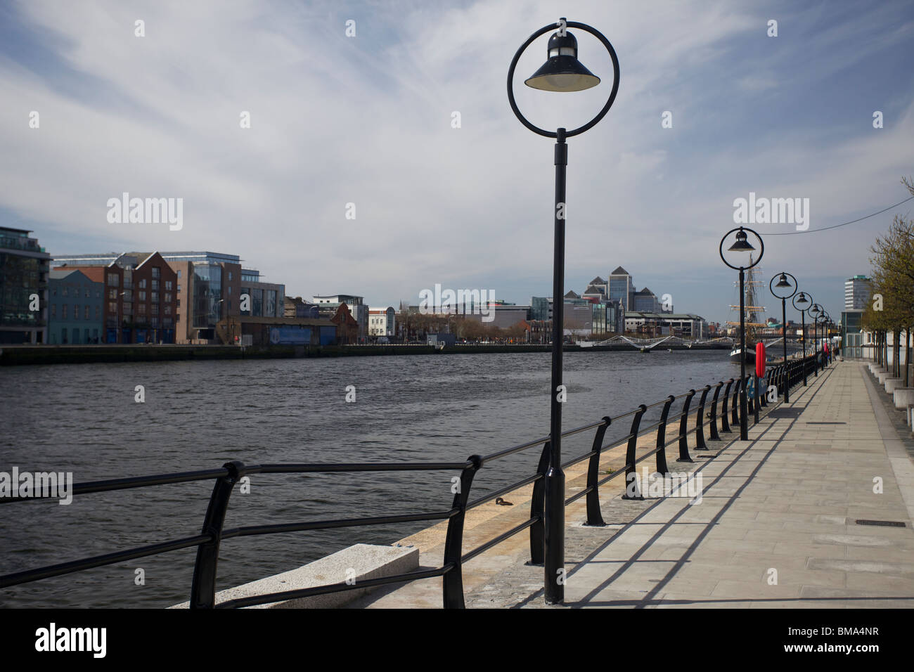 The Samuel Beckett Bridge spanning the River Liffey in Dublin, Ireland ...