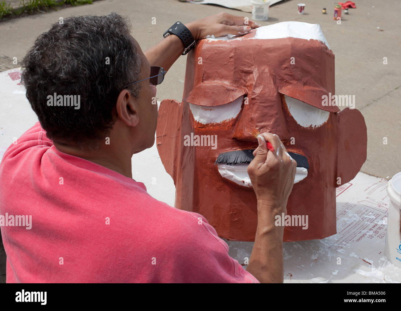 Giant Puppet Making Stock Photo Alamy