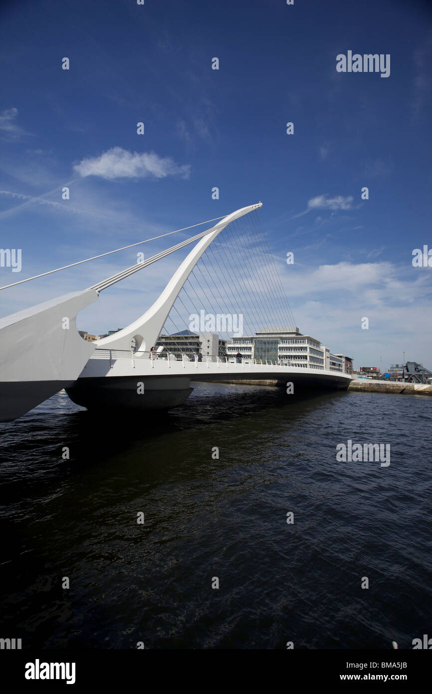 The Samuel Beckett Bridge spanning the River Liffey in Dublin, Ireland ...