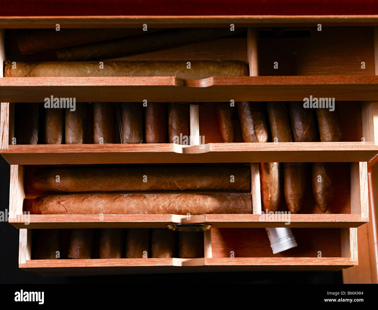 Cigar box detail hires stock photography and images Alamy