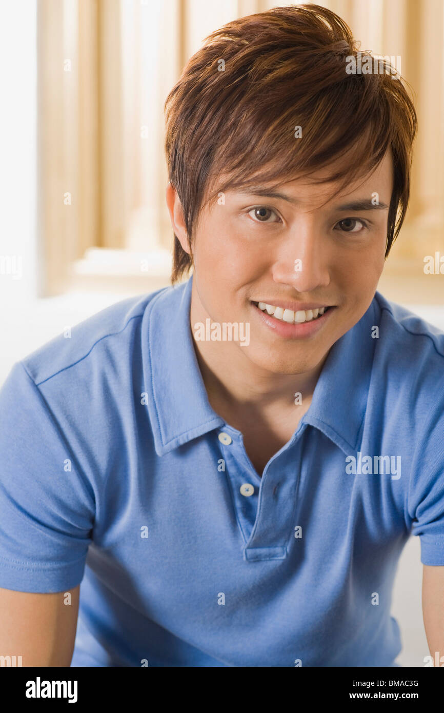 Lone male head shot and smiling hi-res stock photography and images - Alamy
