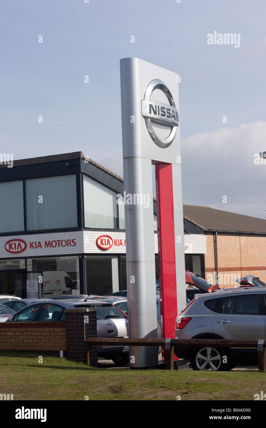 Nissan logo dealership sign hires stock photography and images Alamy