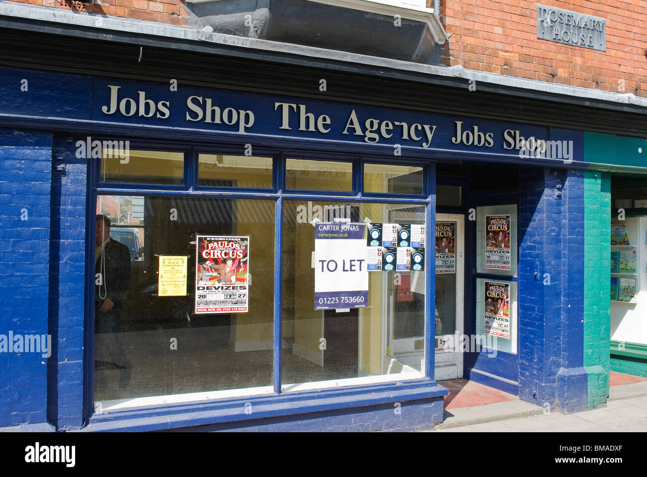 Empty Job Shop with sign To Let in Devizes UK Stock Photo