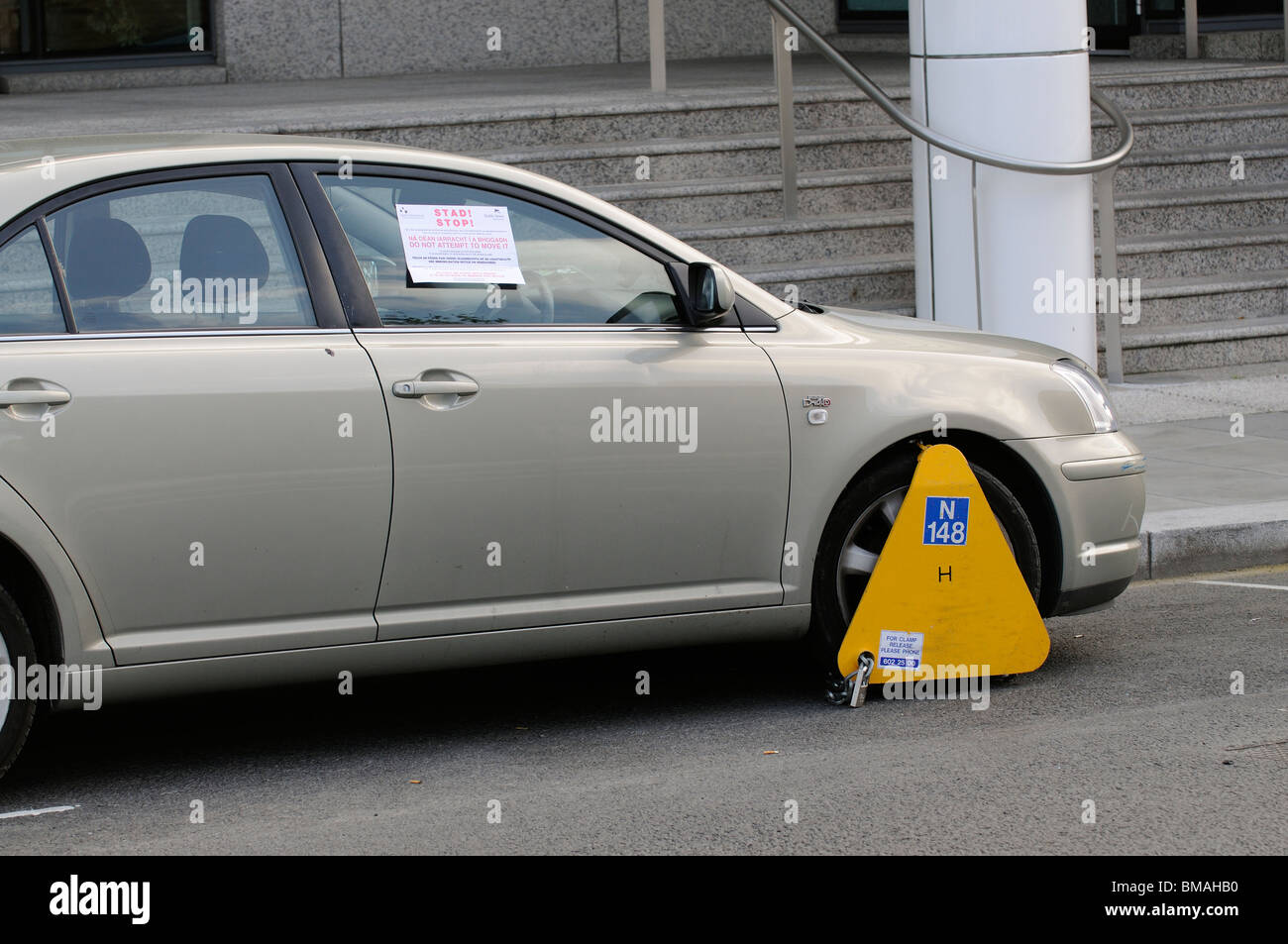Car wheel clamp clamping warning hires stock photography and images