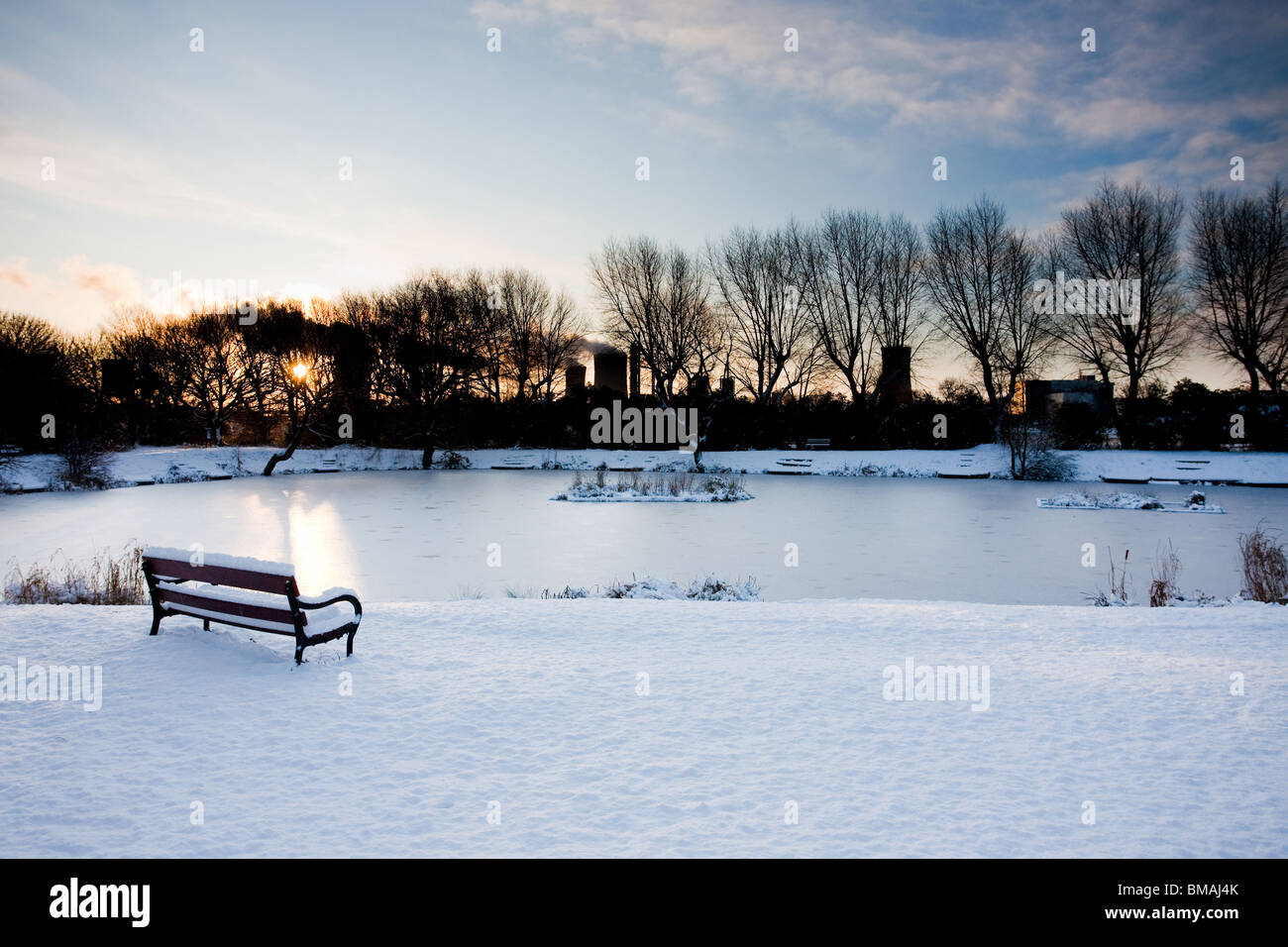 Deep Snow and Frozen Charlies Pond, Billingham, Cleveland, England Stock Photo