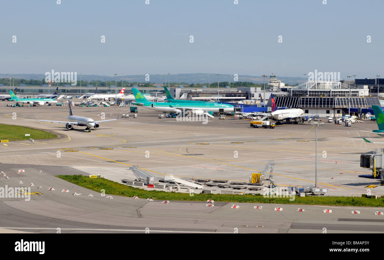 Airport Apron Area Stock Photos & Airport Apron Area Stock Images Alamy