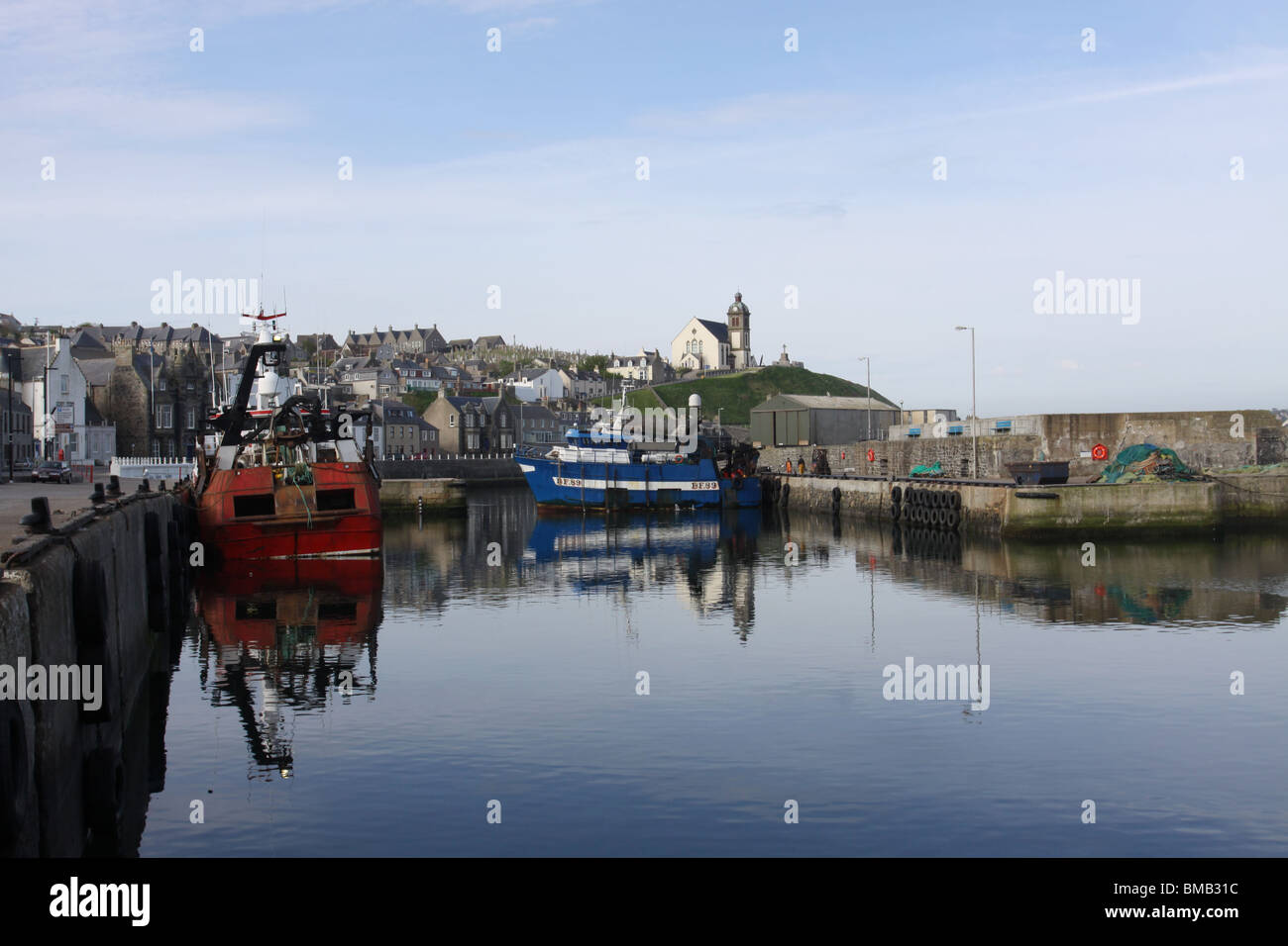 Fishing boats harbour macduff hi-res stock photography and images - Alamy