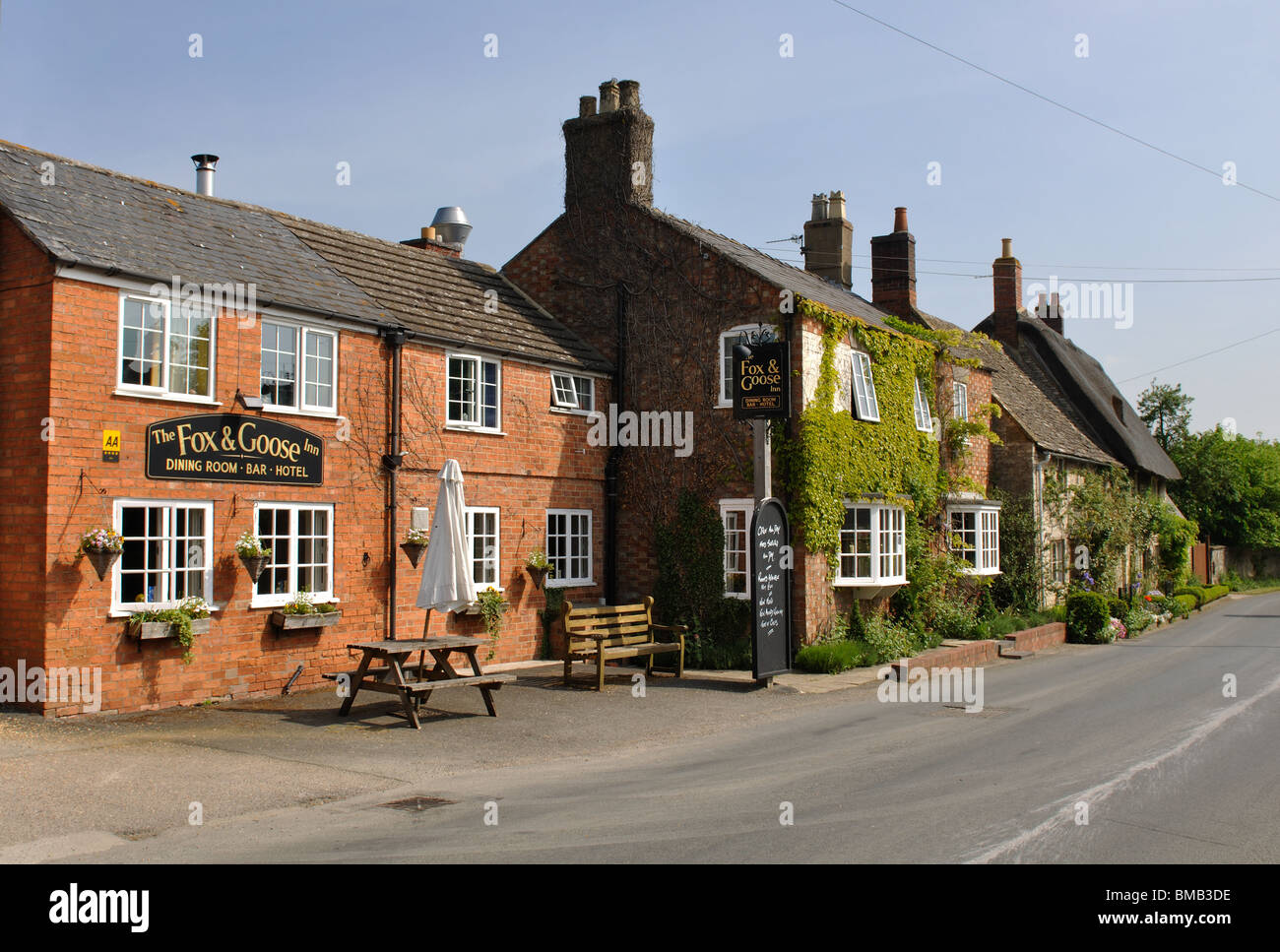 Fox and goose inn hi-res stock photography and images - Alamy