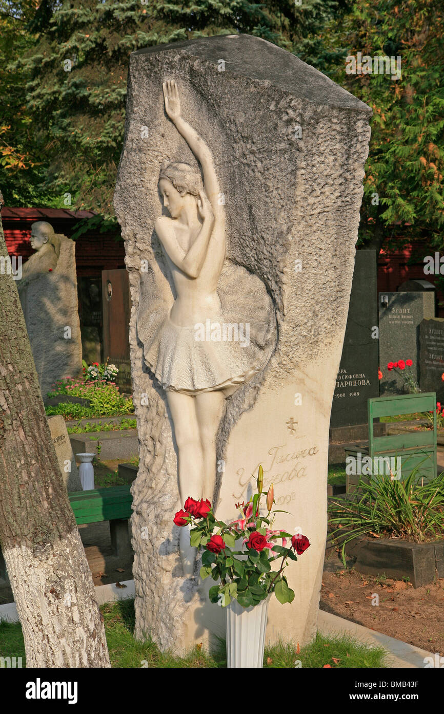 The grave of the Soviet Russian ballerina Galina Sergeyevna Ulanova (1910-1998) at Novodevichy Cemetery in Moscow, Russia Stock Photo
