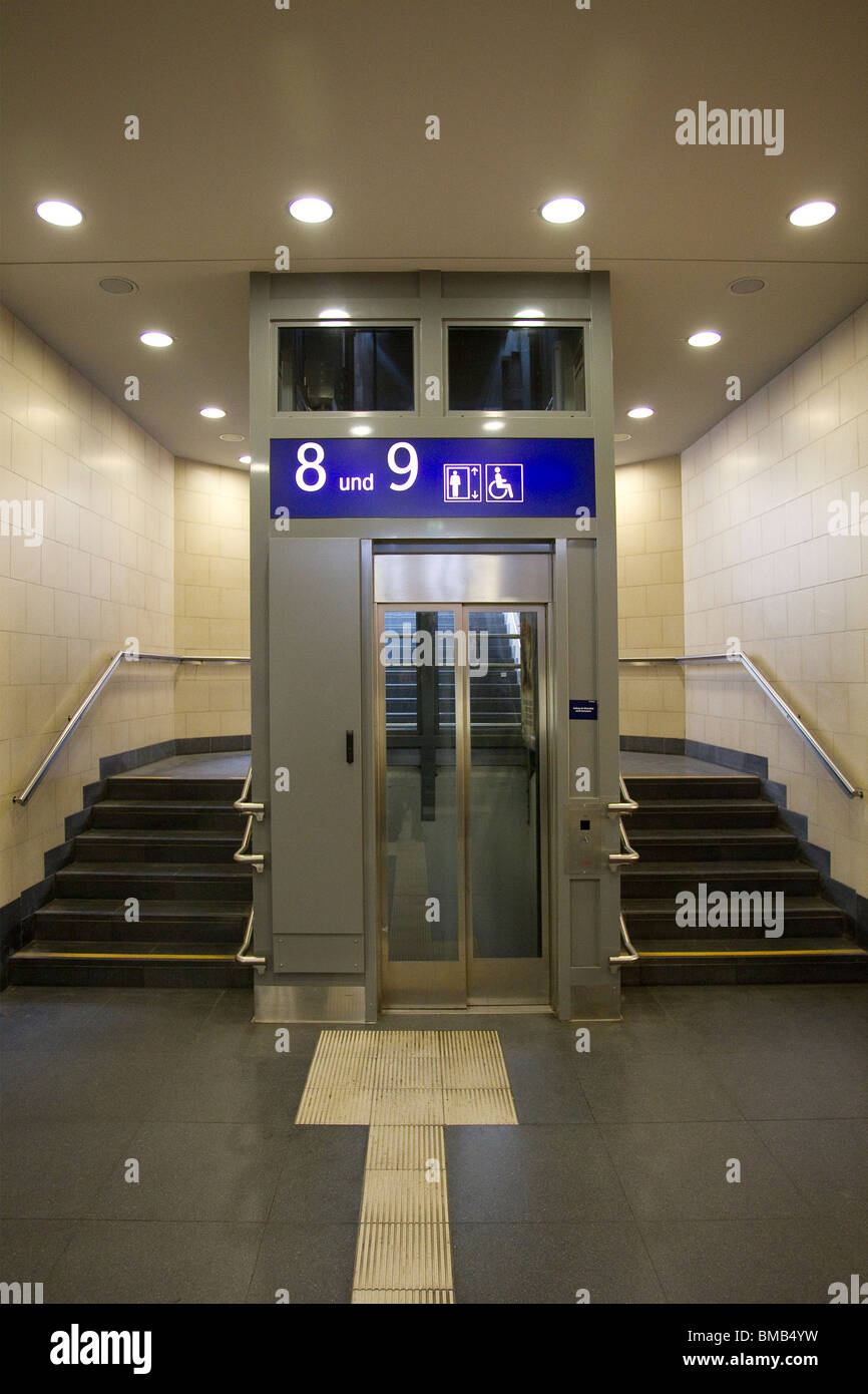 8 9 elevator lift ascenseur steps shaft interior Stock Photo