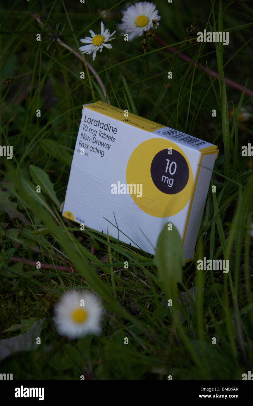 Loratadine hay fever 10mg tablets Stock Photo