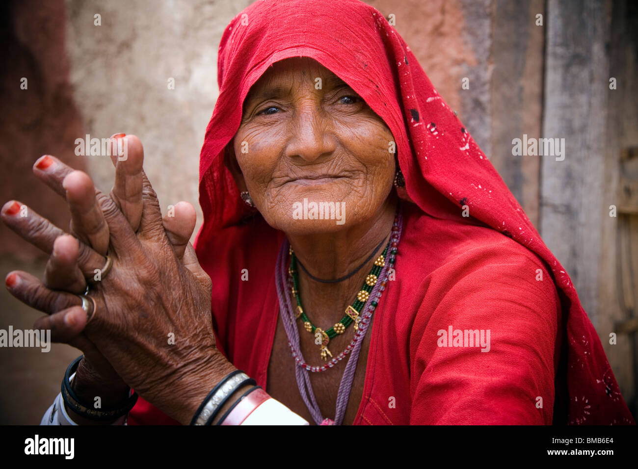 India, Rajasthan, portrait of old village woman Stock Photo