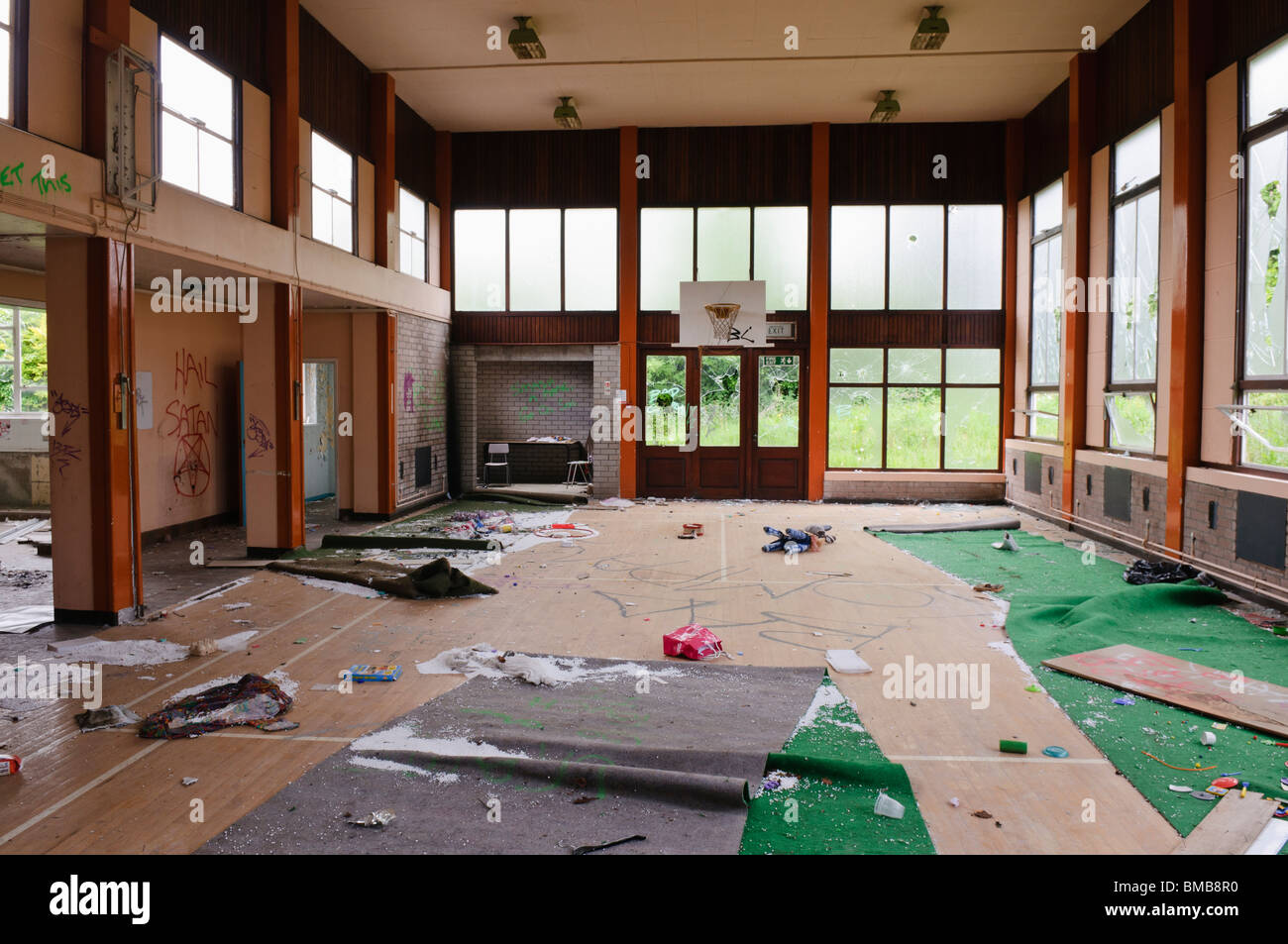 School assembly hall hi-res stock photography and images - Alamy