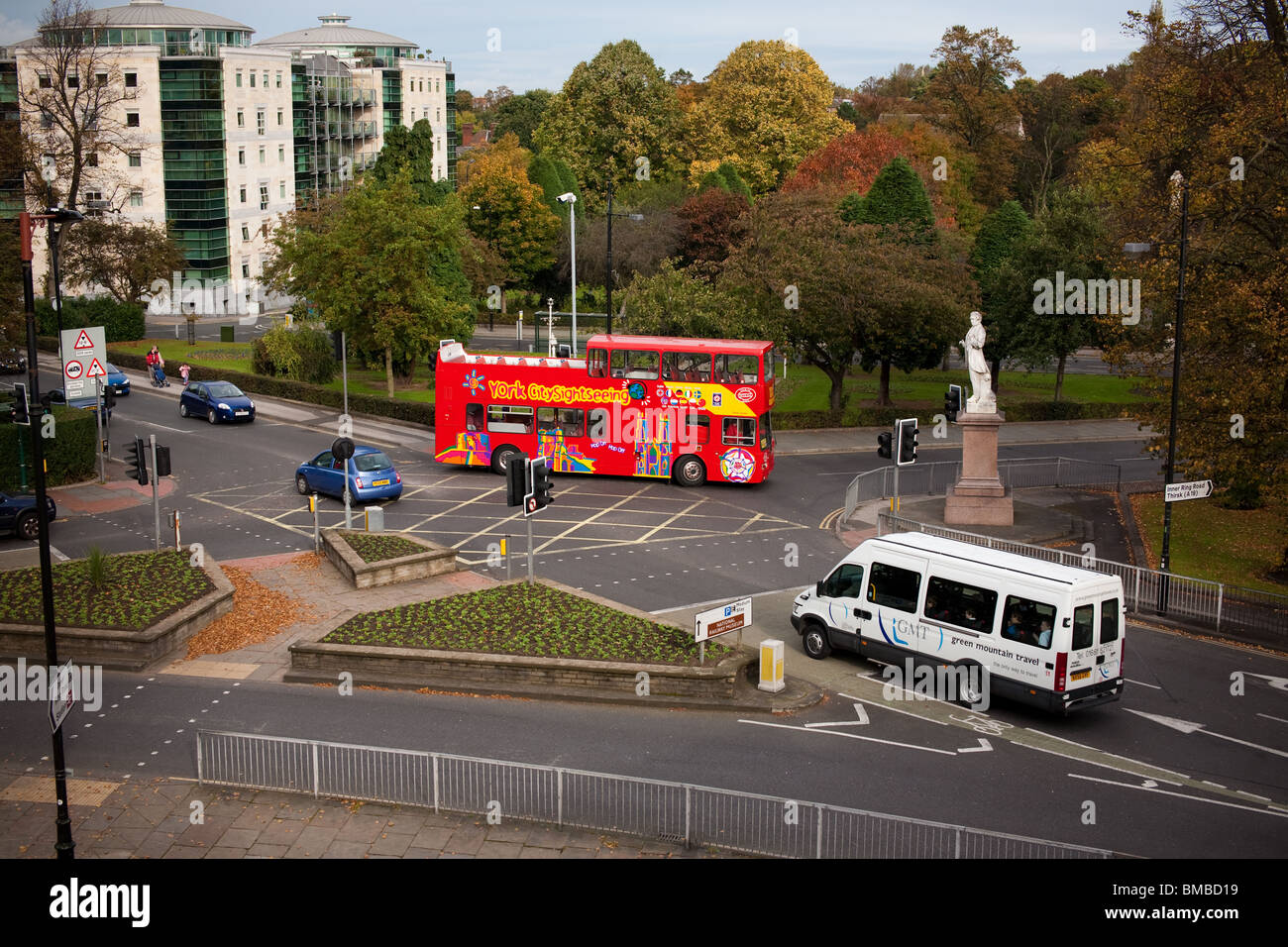 York buses hi-res stock photography and images - Alamy