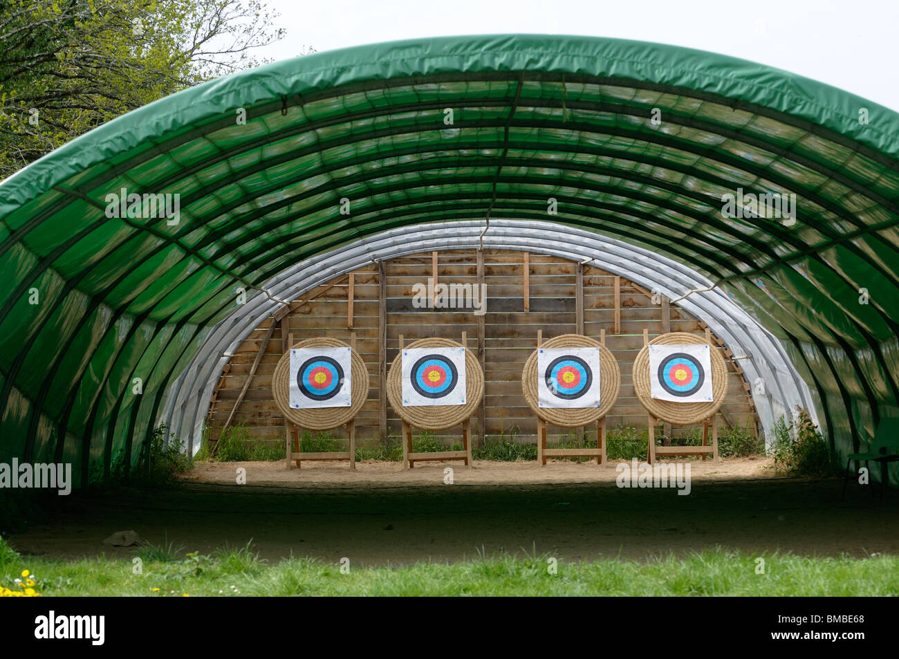 Targets archery hires stock photography and images Alamy