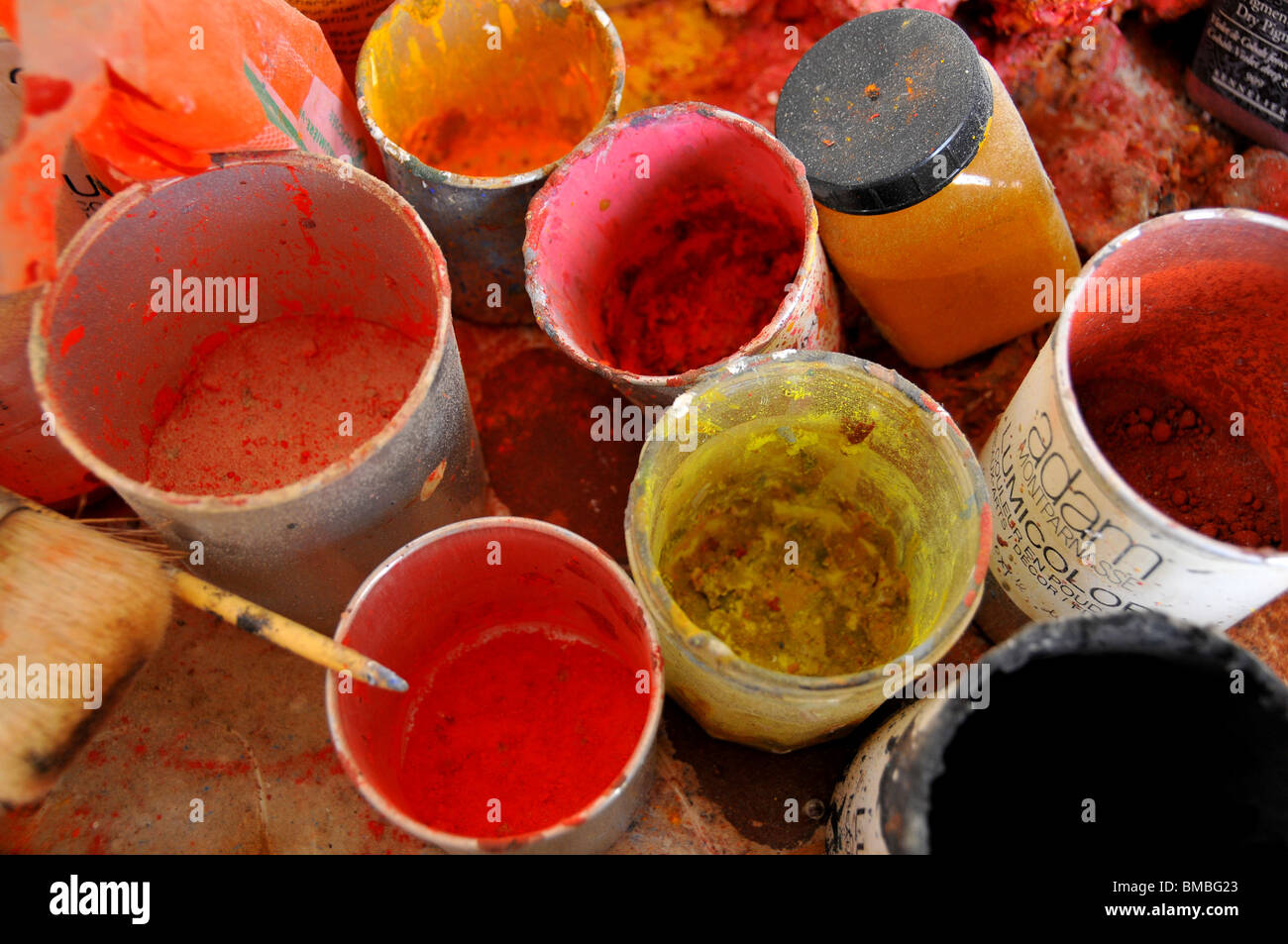 Old paint tins hires stock photography and images Alamy