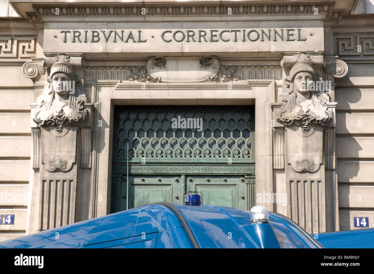 Paris Quai Des Orfevres Tribunal Correctionnel And The Roof Of A Gendamerie Truck Stock Photo Alamy