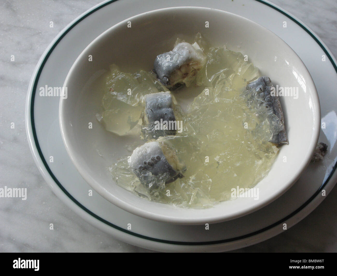 UK JELLY EELS AT TRADITIONAL EAST END RESTAURANT IN LONDON Stock Photo