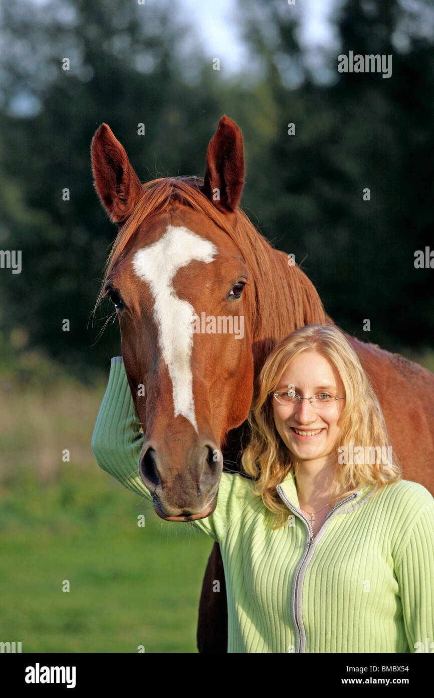 Animal Frau Mit Pferd information online