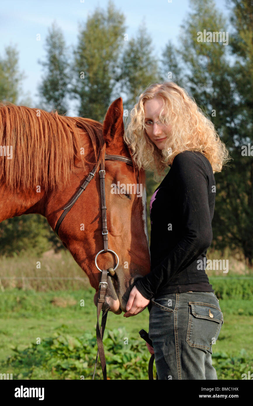 Frau mit pferd woman horse hires stock photography and images Alamy