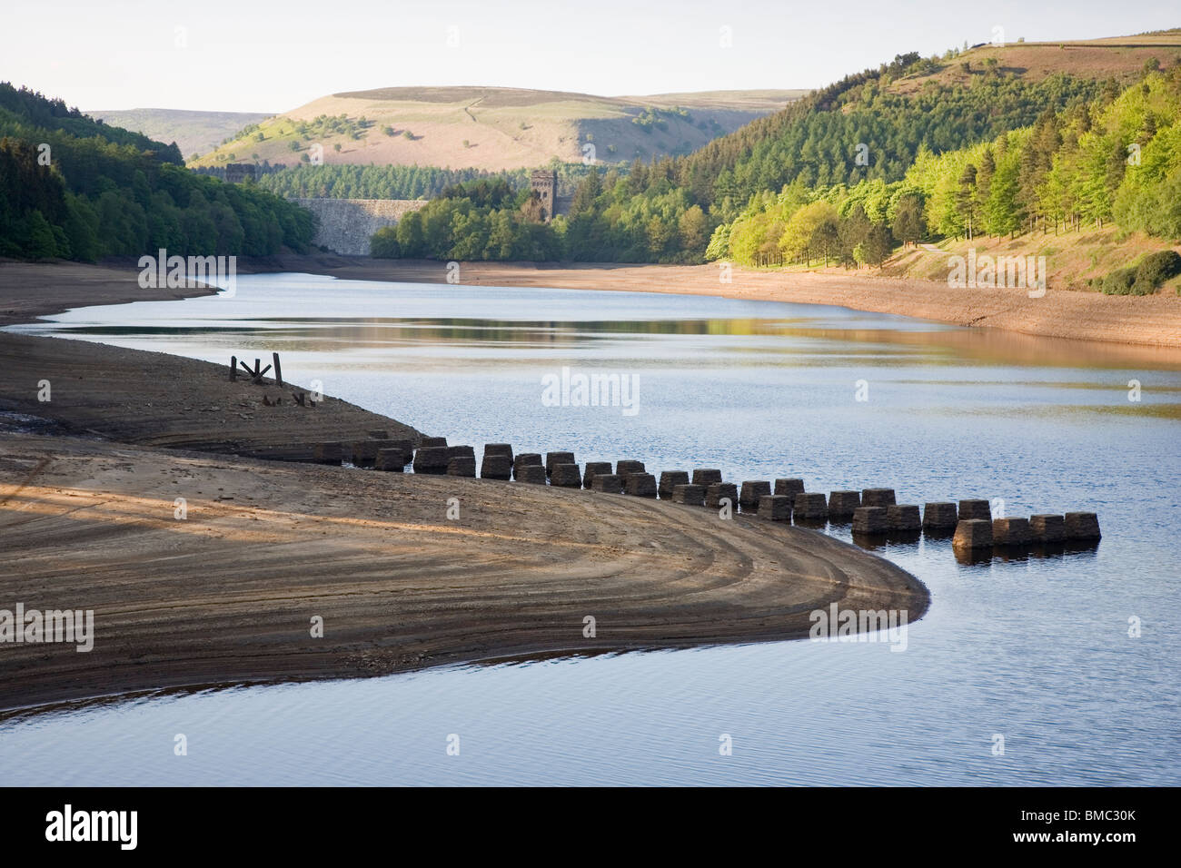 The Howden Dam and Derwent Reservoir, practice ground for the legendary Dambusters 617 squadron Derbyshire Peak District, UK Stock Photo