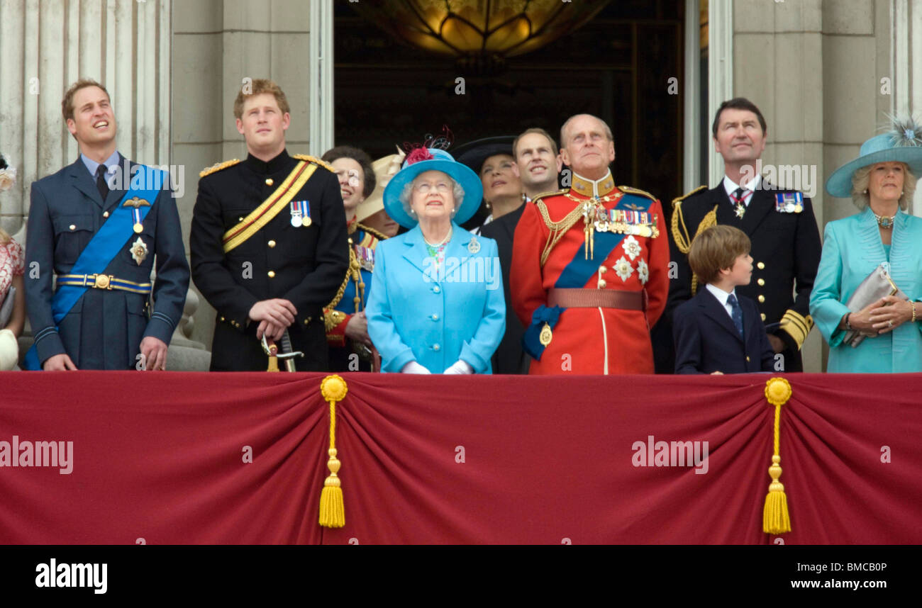 The Queen and members of the Royal family on the balcony of Buckingham Palace to watch the Trooping of the Colours and fly past Stock Photo