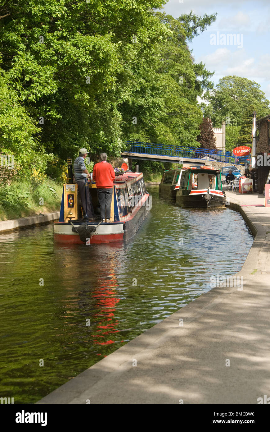 Narrow boats hi-res stock photography and images - Alamy