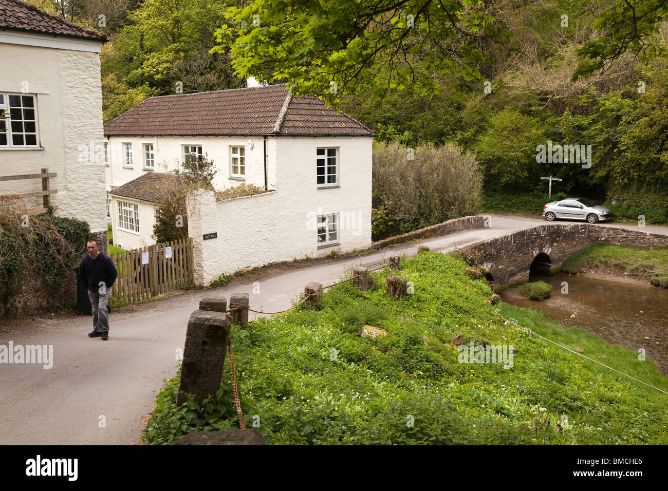 UK, England, Devon, Dartmouth, Old Town Mill cottage at end of Old Mill Creek Stock Photo