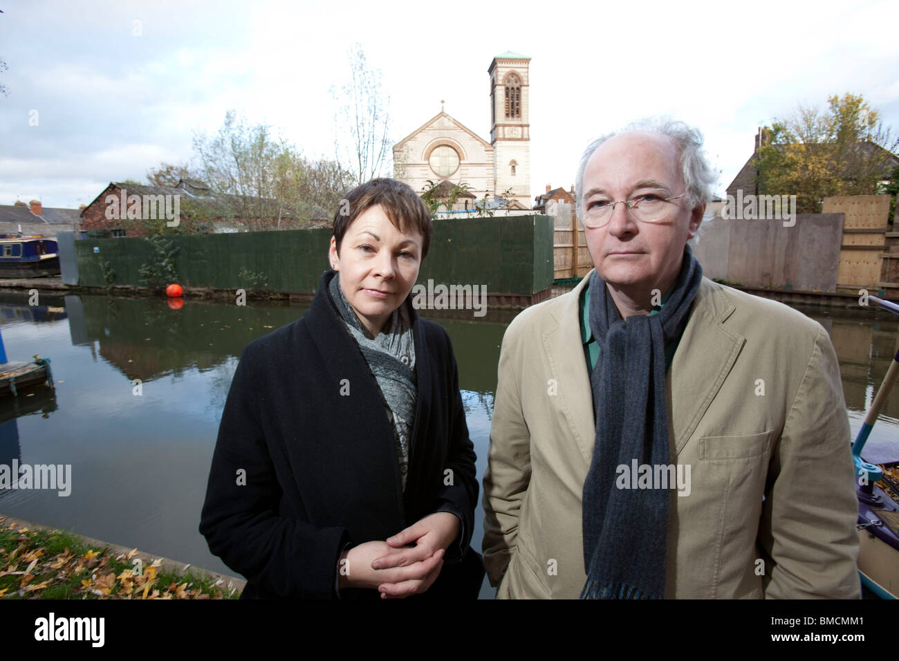 Philip Pullman and Green party leader Caroline Lucas visit Jericho boatyard in Oxford Stock Photo