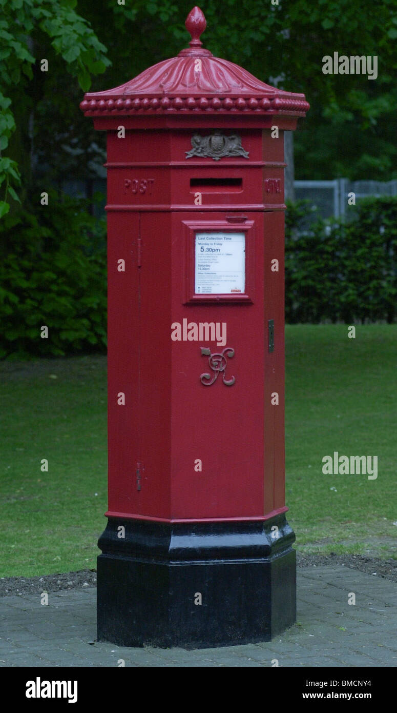 Victorian post box UK Stock Photo Alamy