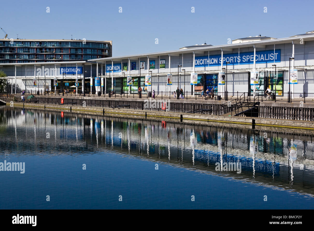 decathlon surrey quays