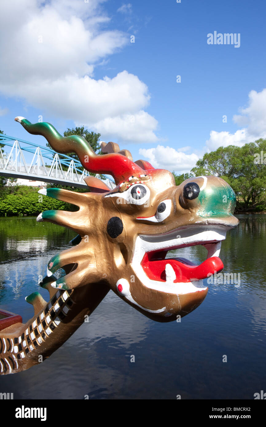Dragon boat racing hi-res stock photography and images - Alamy