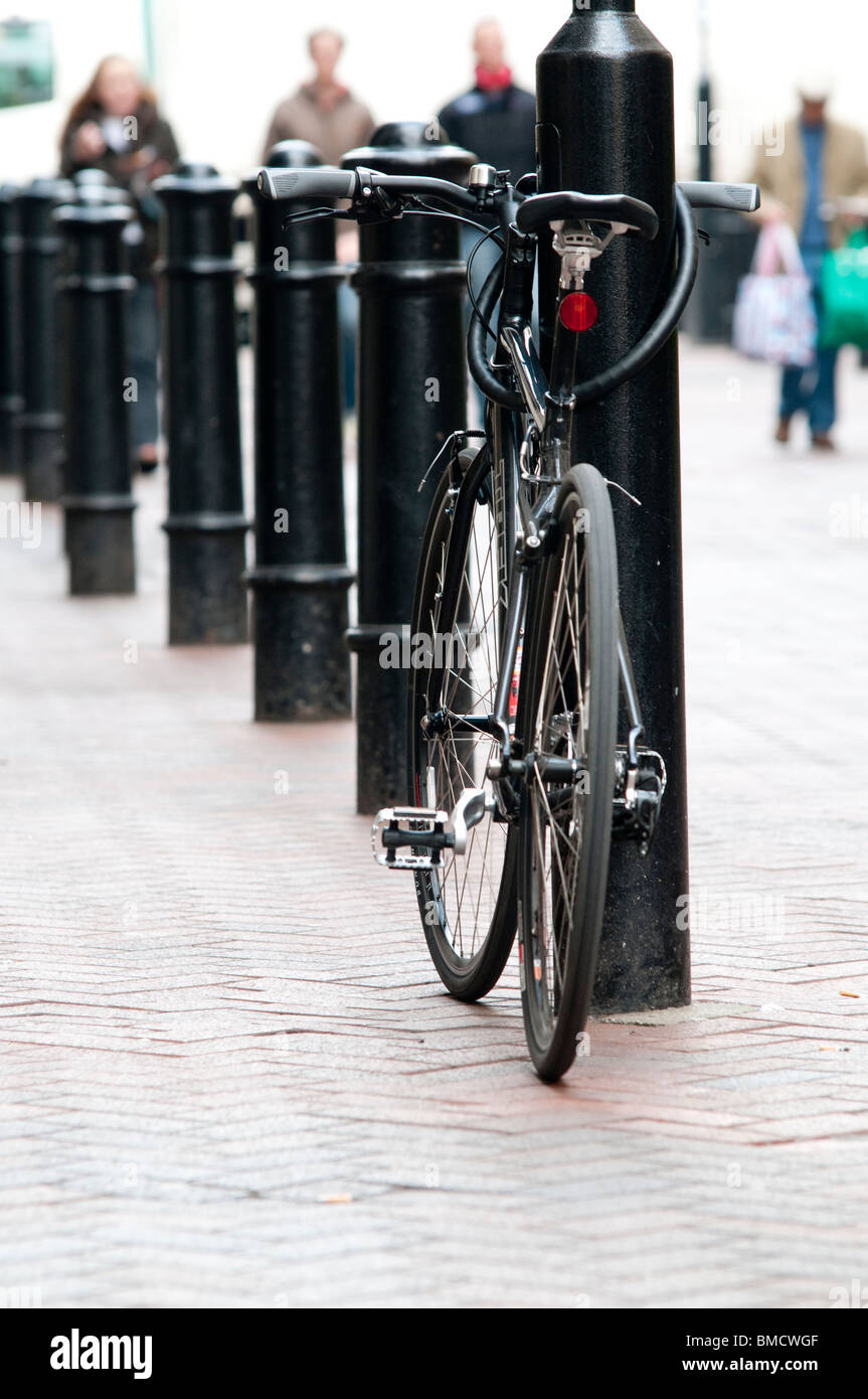 Black bike hi-res stock photography and images - Alamy