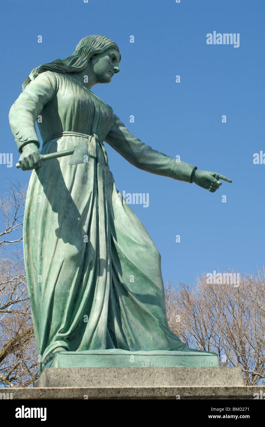 Hannah Duston statue in Haverhill, Massachusetts. Digital photograph Stock Photo Alamy