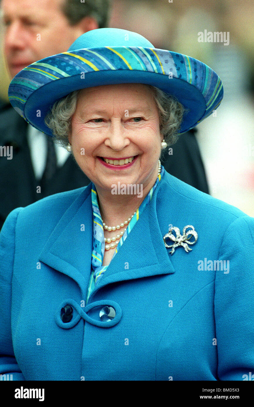 QUEEN ELIZABETH II QUEEN OF ENGLAND 05 June 1999 Stock Photo Alamy