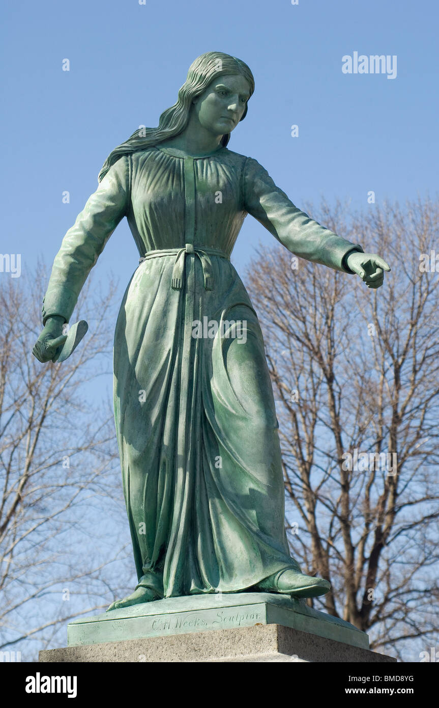 Hannah Duston statue in Haverhill, Massachusetts. Digital photograph