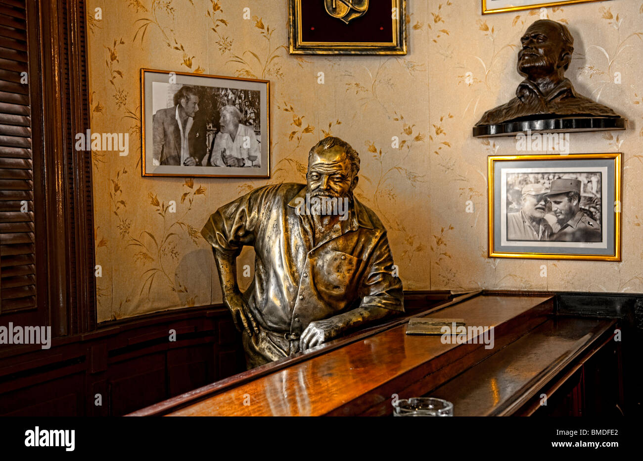 Famous Hemingway Famous Hemingway statue at his favorita bar called Floridita in central ...