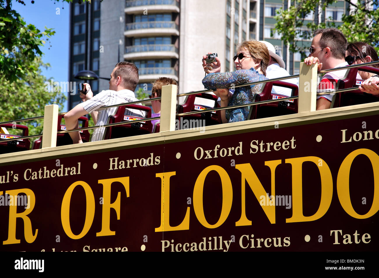 City tour bus, Park Lane, Mayfair, City of Westminster, Greater London