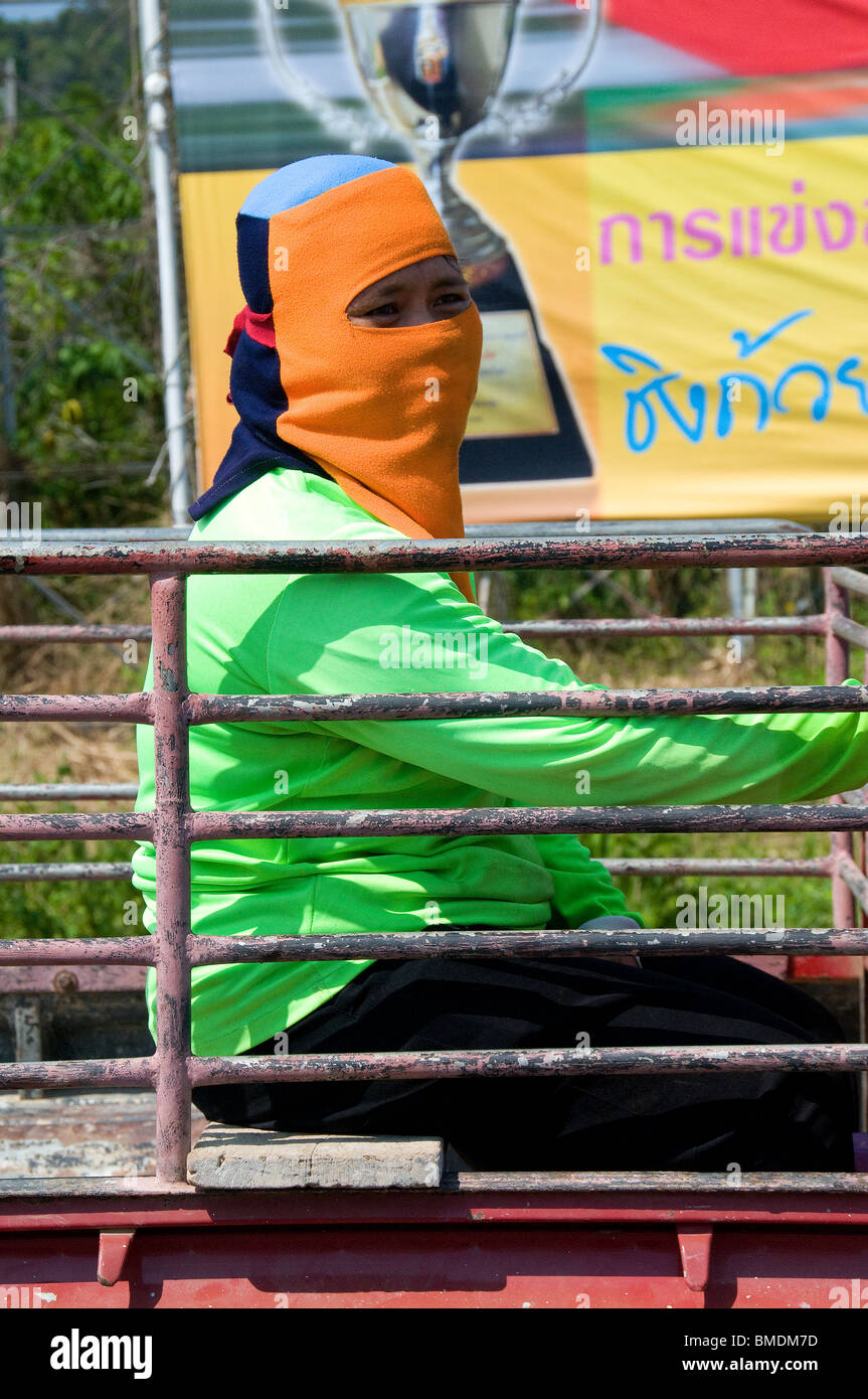 https://c8.alamy.com/comp/BMDM7D/in-krabi-thailand-a-female-construction-worker-with-substantial-sun-BMDM7D.jpg