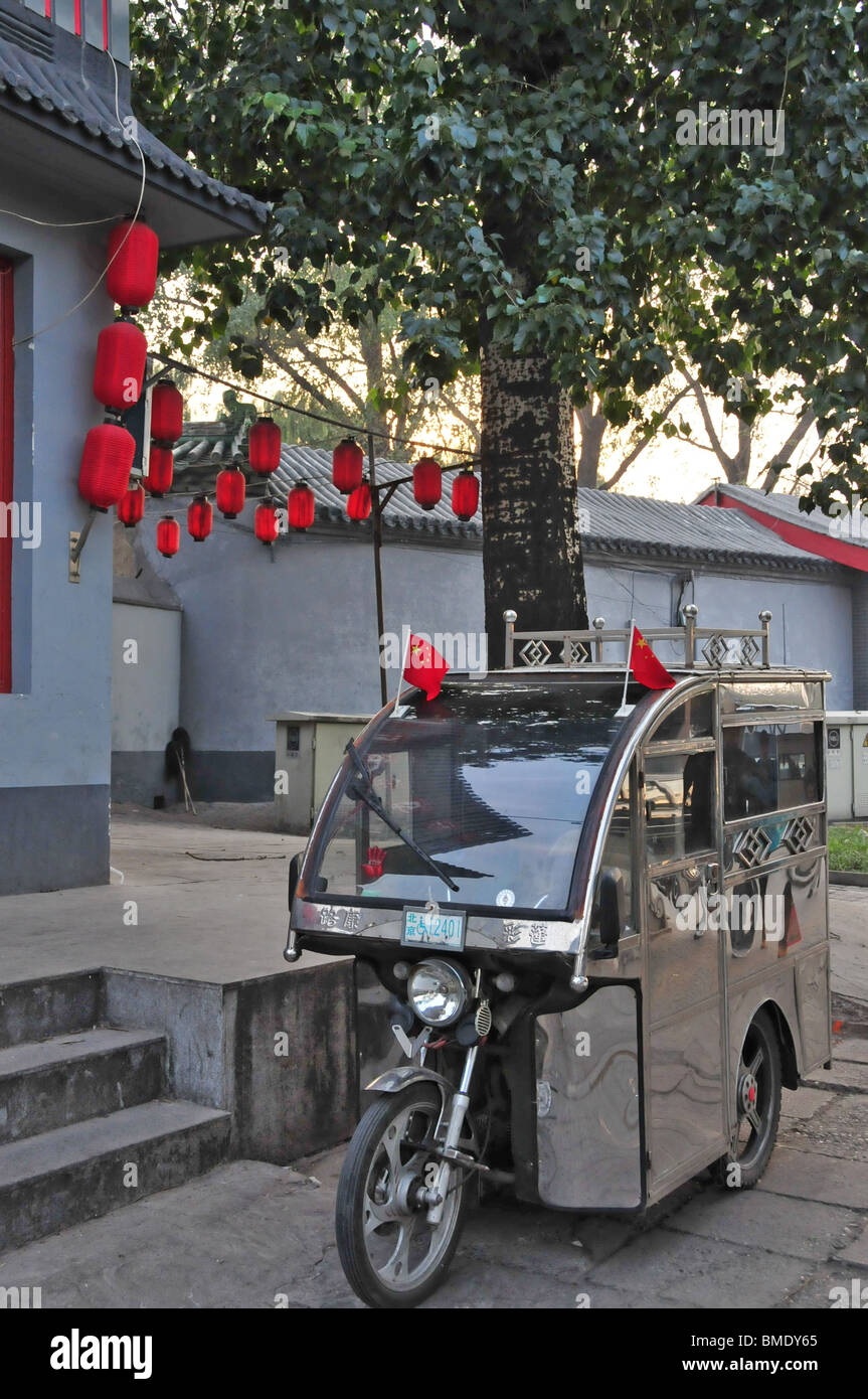 Three wheeled vehicles hires stock photography and images Alamy