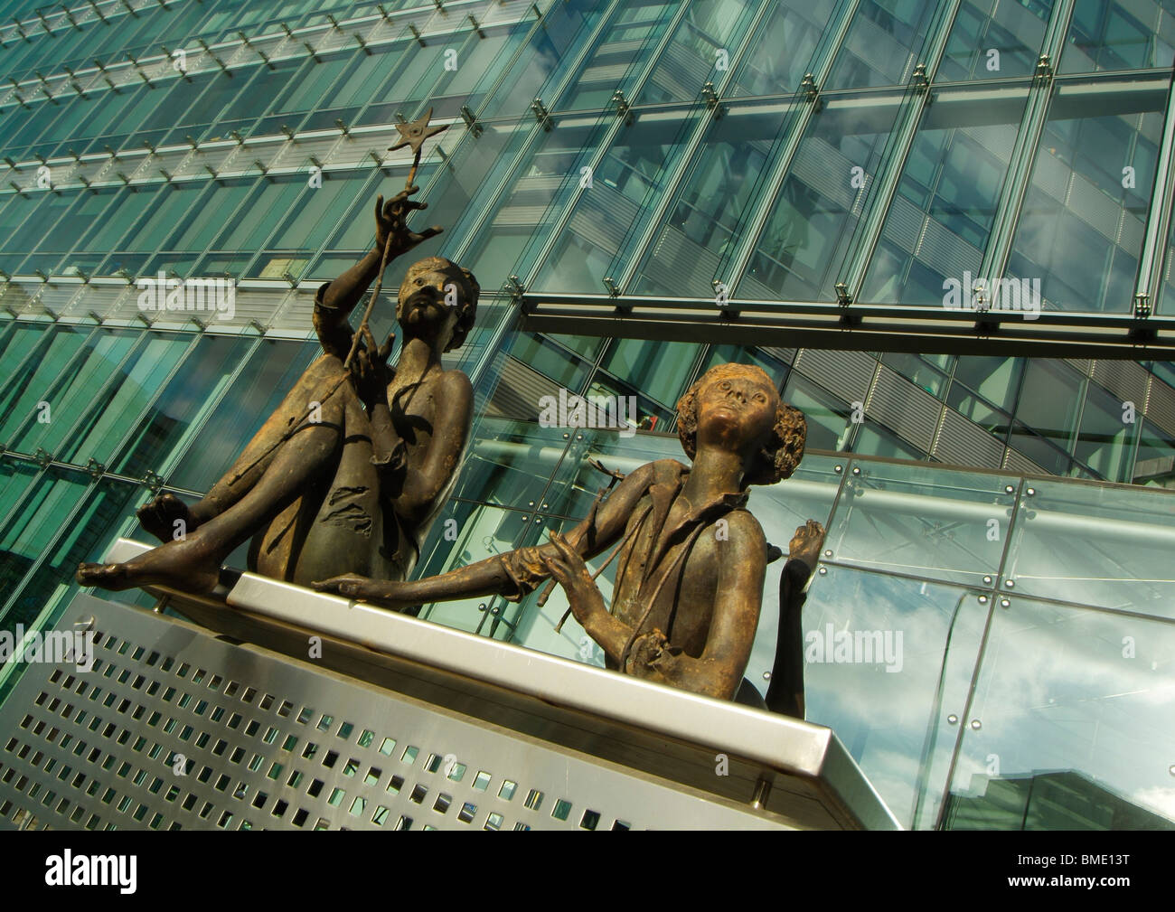 Eu parliament brussels statue hires stock photography and images Alamy